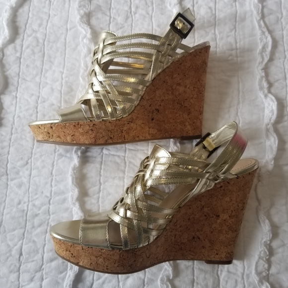 Nine West Gold Cork Wedge Sandals 10M EUC - Picture 15 of 15